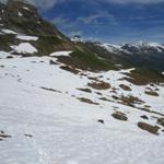 auf der Ostseite des Restipass liegt noch merklich mehr Schnee