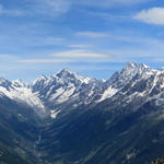 wunderschönes Breitbildfoto, mit Blick in das ganze Lötschental. Rechts das Bietschhorn