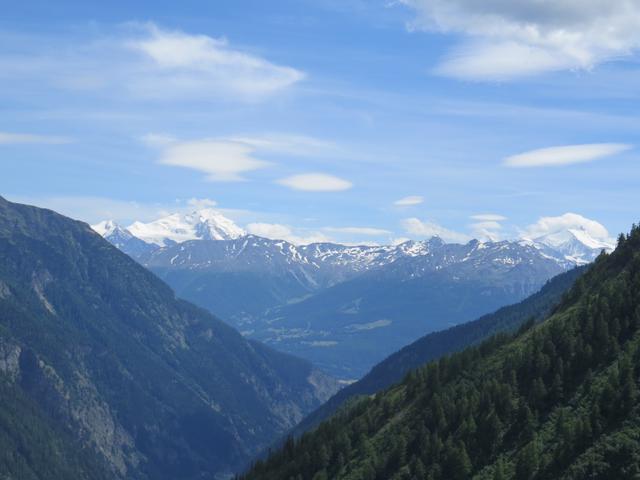 Blick über das Rhonetal zur Mischabelgruppe und zum Weisshorn