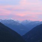 von der Terrasse können wir einen schönen Sonnenuntergang mit Blick zum Weisshorn geniessen