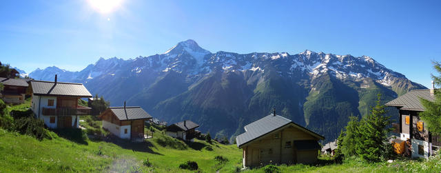 schönes Breitbildfoto von der Lauchernalp aus gesehen, mit Blick auf das Bietschhorn