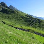 über Arbegga wandern wir Taleinwärts zu Punkt 2106 m.ü.M.