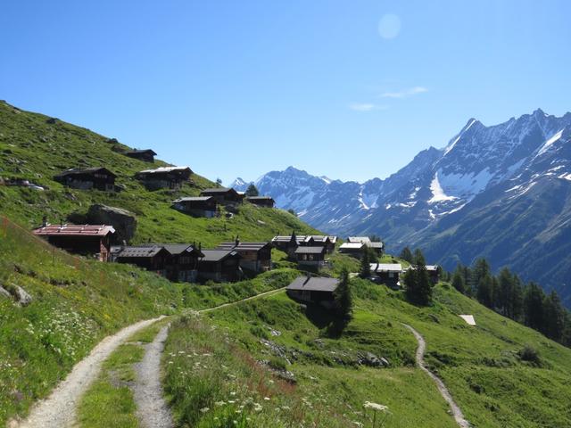 Blick auf das schöne kleine Wallserdorf Weritzalp