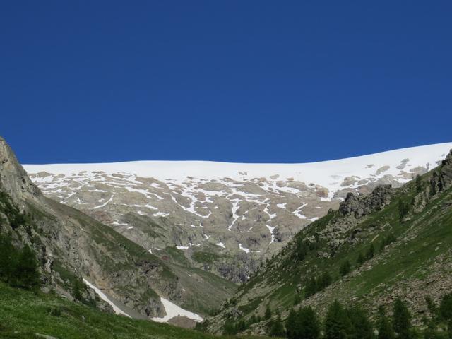 Blick hinauf zum Eis und schneebedeckten Tellingletscher/Petersgrat