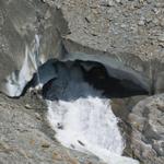 Blick in das Gletschertor des Langgletscher