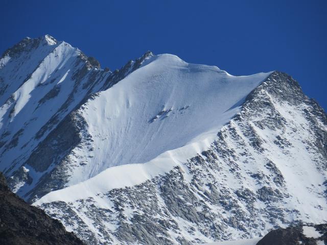 das Bietschhorn herangezoomt