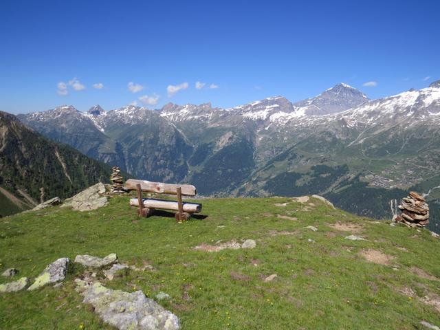 wir haben den traumhaft schönen Aussichtpunkt auf 2415 m.ü.M. erreicht