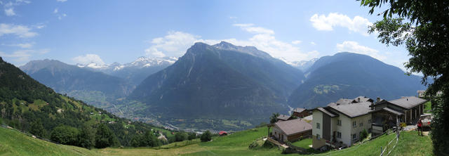 sehr schönes Breitbilfoto mit Blick auf das Rhonetal. Bei Breitbildfotos immer noch zusätzlich auf Vollgrösse klicken