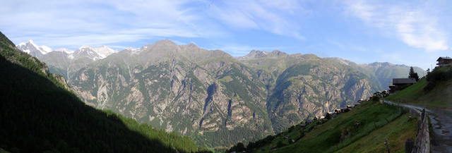 schönes Breitbildfoto von Schalbettu 1683 m.ü.M. aus gesehen. Bei Breitbildfotos immer danach noch auf Vollgrösse klicken