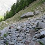 Blick zurück. Der Weg über den Bach ist nicht gut markiert / ersichtlich