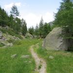 bei der Wegkreuzung auf Punkt 2055 m.ü.M., biegen wir links ab Richtung Schalbettu