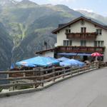 in diesem Restaurant bei Gasenried, legen wir eine Pause ein, geniessen ein Bierchen und eine traumhafte Aussicht