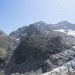 auf der gegenüberliegender Seite vom Gletscher ist die Bordierhütte sichtbar