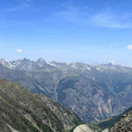 schönes Breitbildfoto, ganz rechts das Bietschhorn