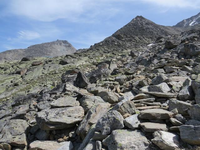 über Geröll geht es weiter Richtung Bordierhütte