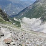 eine sehr eindrückliche Aussicht. Gut ersichtlich wie der Gletscher diese natürliche Wanne gebaut hat