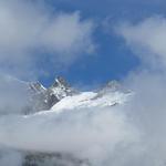 der Schalihorn taucht aus dem Nebel heraus