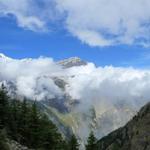 links das Weisshorn, rechts das Bishorn