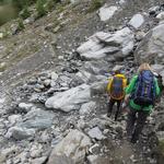 der Wanderweg führt uns nun hinab zum Wildibach