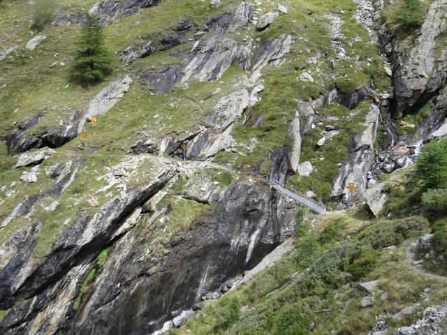 Blick auf die Brücke die den Wildibach überspannt