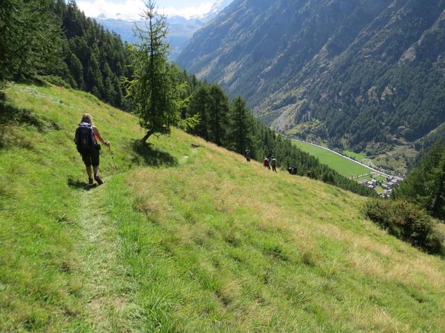 weiter geht unsere Wanderung. Blick auf das Mattertal von Eggenstadel 1913 m.ü.M. aus gesehen