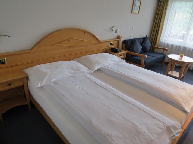 das Hotelzimmer