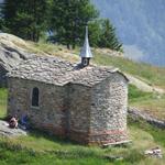 Blick zur schönen Kapelle "zum Schnee" auf der Alpe Nessel