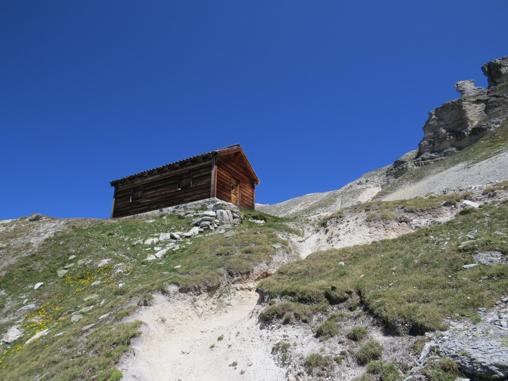 wir erreichen die kleine Schutzhütte, die sich kurz unterhalb vom Grat befindet