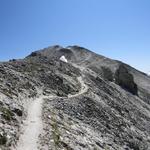 der Gipfel der Bella Tola taucht vor uns auf