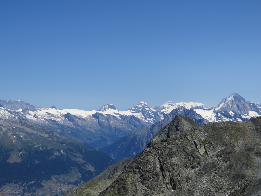 Blick ins Lötschental mit Petersgrat, Tschingelhorn, Breithorn, Mittaghorn und Bietschhorn