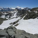 der Weg führt uns nun zwischen Punkt 2958 m.ü.M. "Runds Horli" und Punkt 2894 m.ü.M.