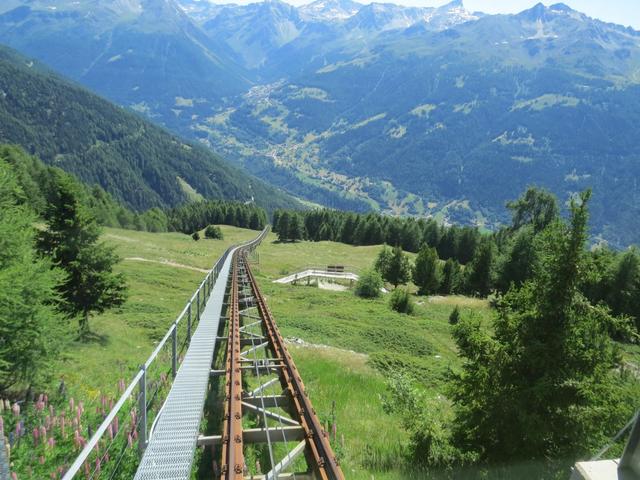 mit der Standseilbahn geht es danach bequem abwärts nach St.Luc