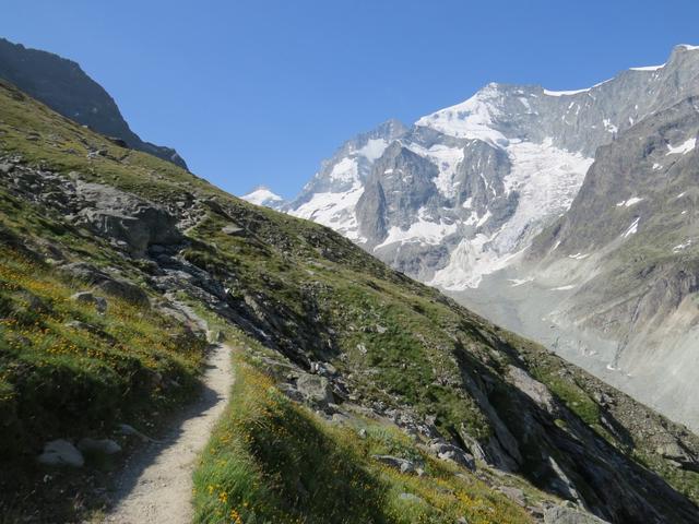 vorbei am Bach bei Tsina de Vio 2587 m.ü.M.