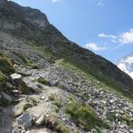 der Bergweg führt nun zu einem Ausläufer des Besso