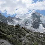 endlich taucht vor uns die Cabane du Grand Mountet vor uns auf