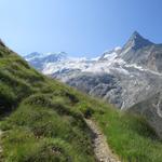 immer wieder müssen wir anhalten und die Aussicht bewundern Punkt 2328 m.ü.M.