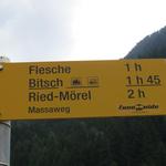 Wegweiser bei der Weggabelung 1336 m.ü.M.