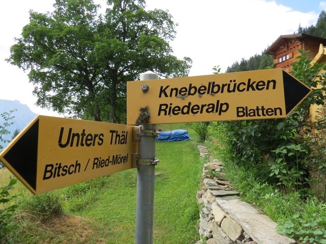 hier geht es nun links weiter Richtung Knebelbrücke-Riederalp