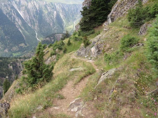 immer tiefer dringen wir nun wieder in die Massaschlucht hinein. Einfach ein Etage höher als am Morgen