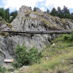 in atemberaubender Linienführung und ausgesetzt wurde die Oberriederi Suone erbaut