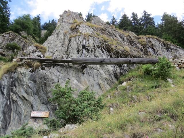 in atemberaubender Linienführung und ausgesetzt wurde die Oberriederi Suone erbaut