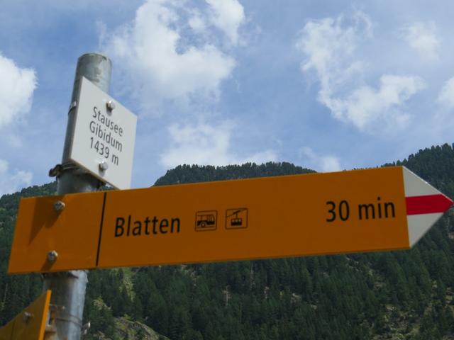 Wegweiser bei der Staumauer 1439 m.ü.M.