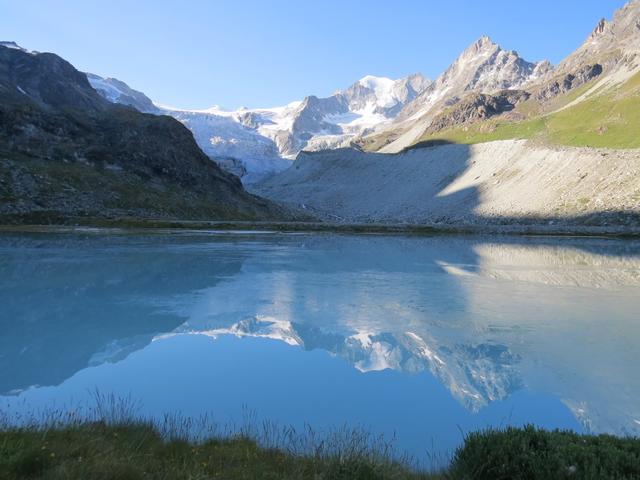 Blick vom Lac de Châteaupré zum Glacier de Moiry