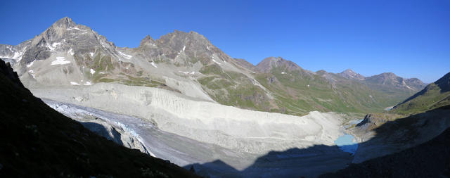 sehr schönes Breitbildfoto vom Moiry Gletscher. Bei Breitbildfotos immer noch zusätzlich auf Vollgrösse klicken