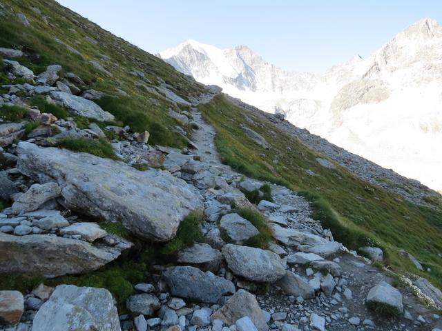 bei Punkt 2590 m.ü.M. kurz vor der Cabane de Moiry