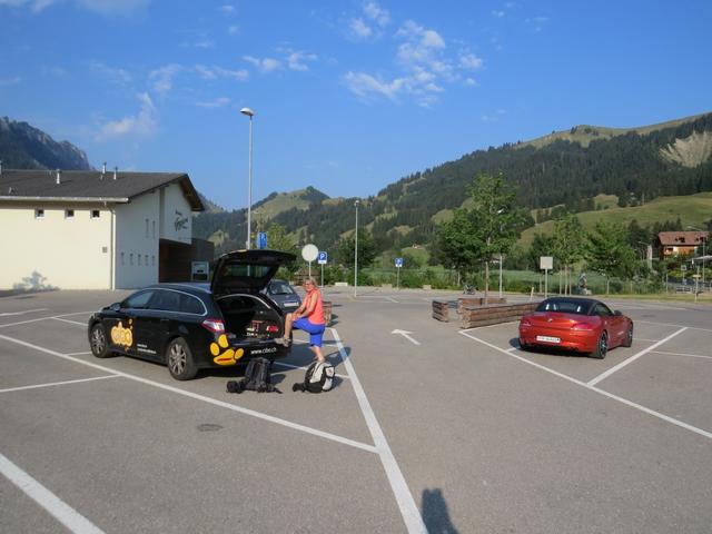 beim grossen Gypsera-Parkplatz in Schwarzsee