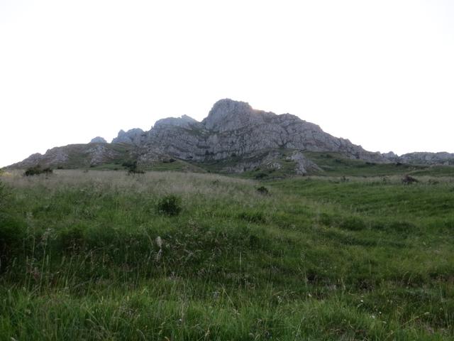 bei Punkt 1872 m.ü.M. mit Blick auf die Kaiseregg