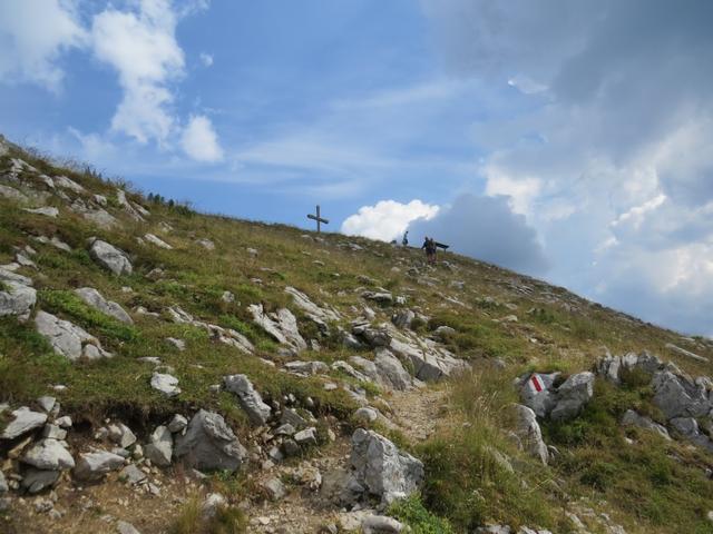 ...wandern wir zum nahen Gipfel des Kaiseregg