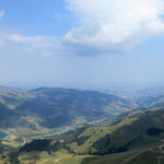 schönes Breitbildfoto mit Blick ins Mittelland und ins Jura