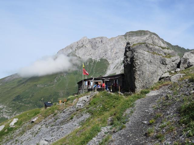 Blick zurück zur Hütte. Unser Ziel heisst nun Schlossberglücke